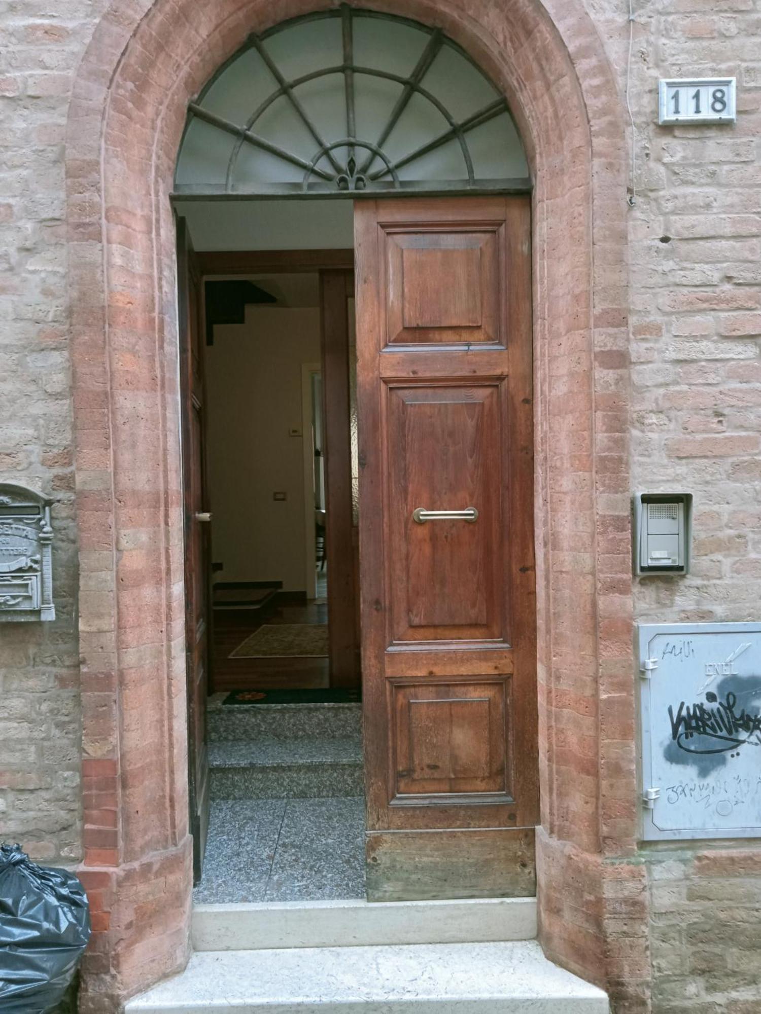 Camere Via Crispi Centro Storico Macerata Exterior foto